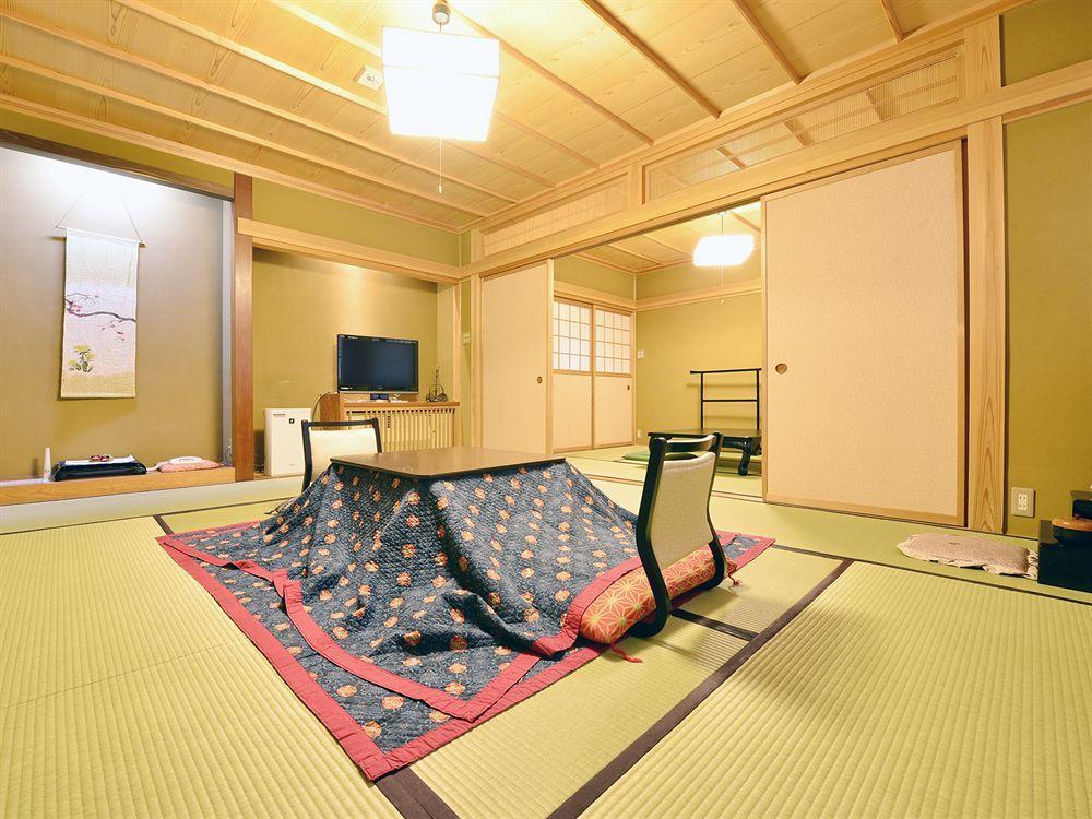 Jinpyokaku Hotell Yamanouchi  Exteriör bild