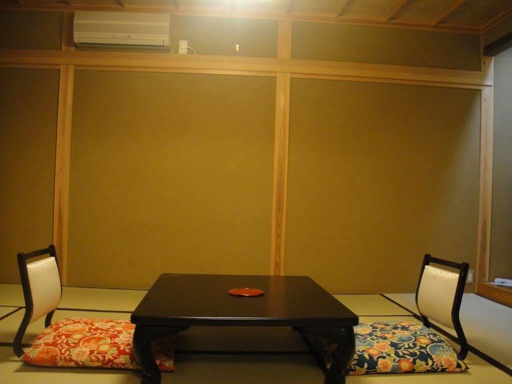 Jinpyokaku Hotell Yamanouchi  Exteriör bild