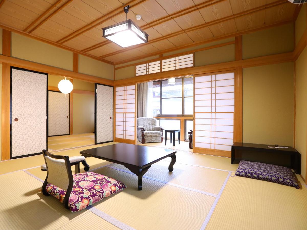 Jinpyokaku Hotell Yamanouchi  Exteriör bild