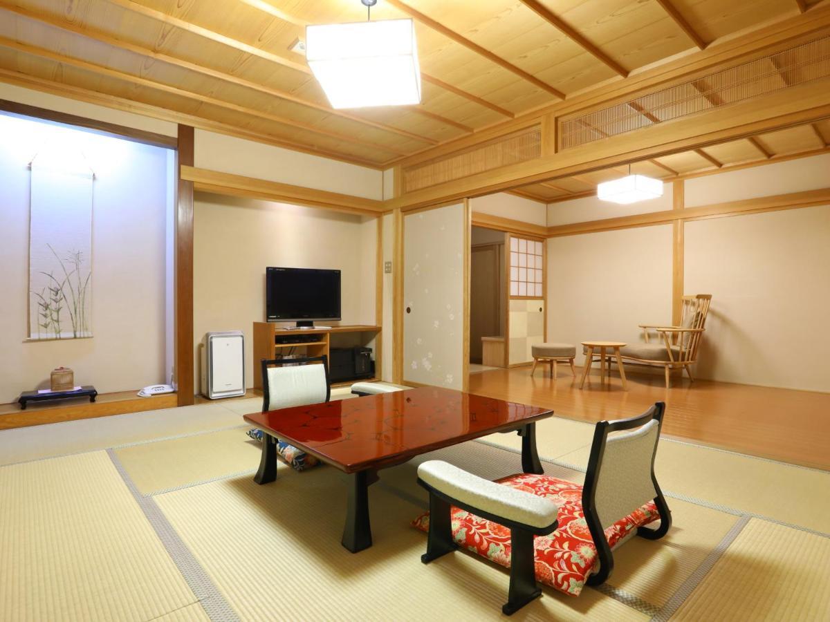 Jinpyokaku Hotell Yamanouchi  Exteriör bild