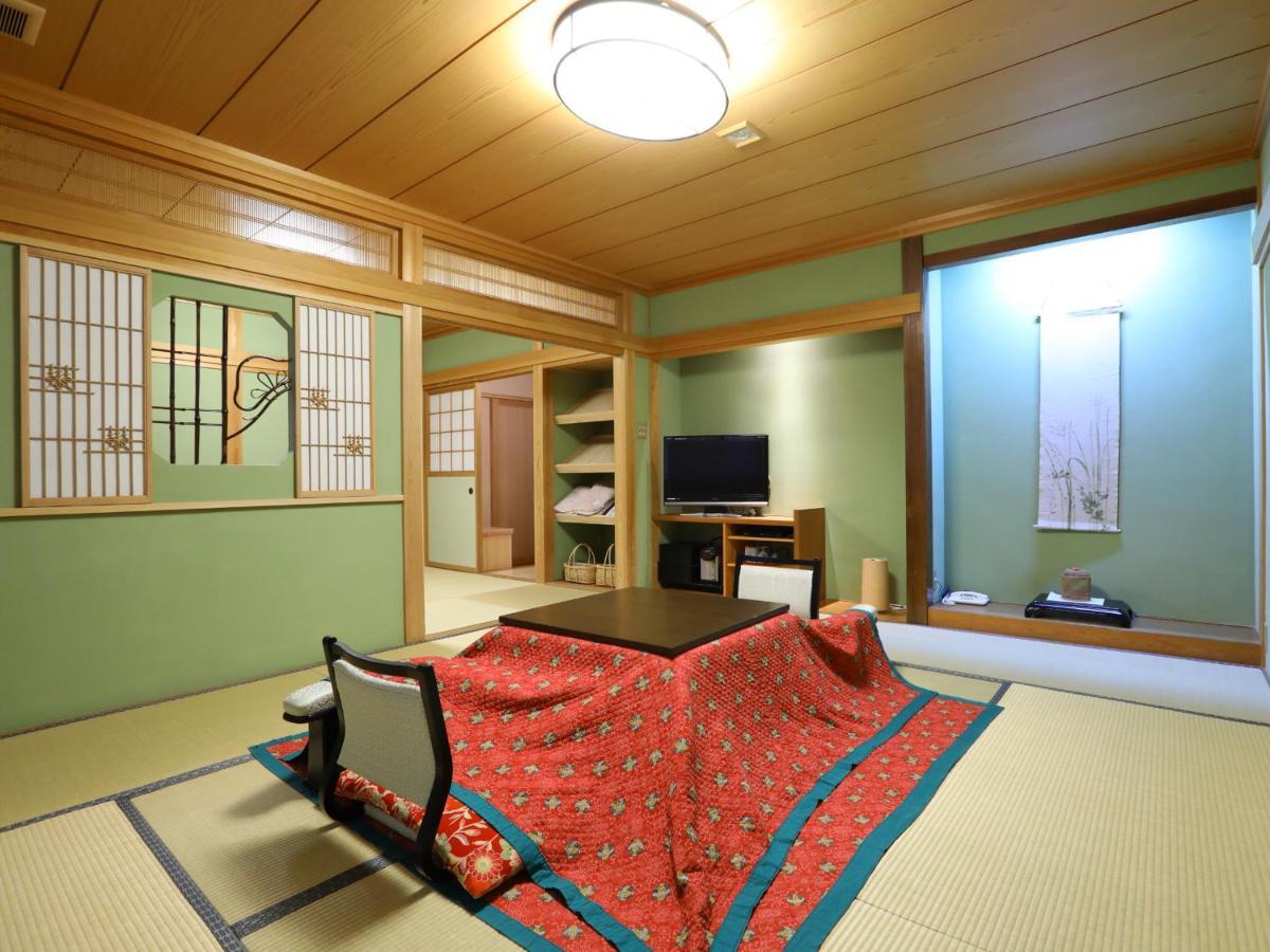 Jinpyokaku Hotell Yamanouchi  Exteriör bild
